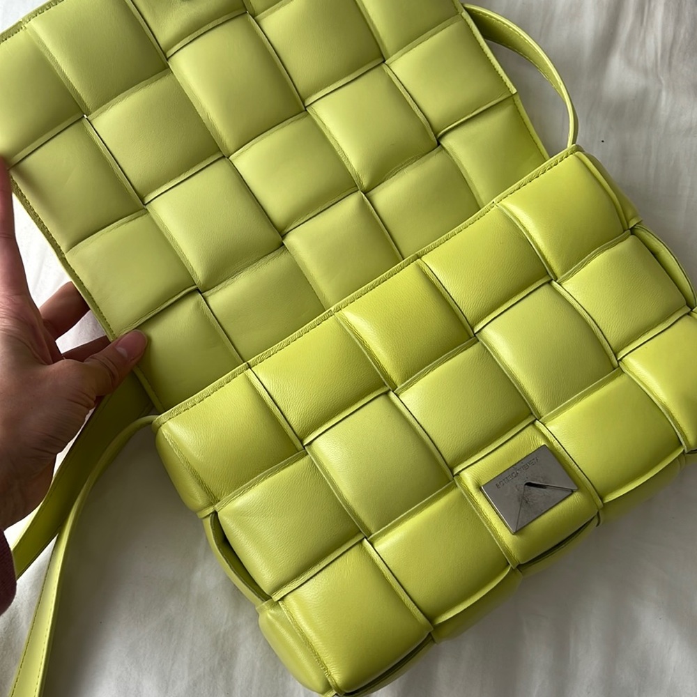 Bottega Veneta Cassette Bag in seagrass